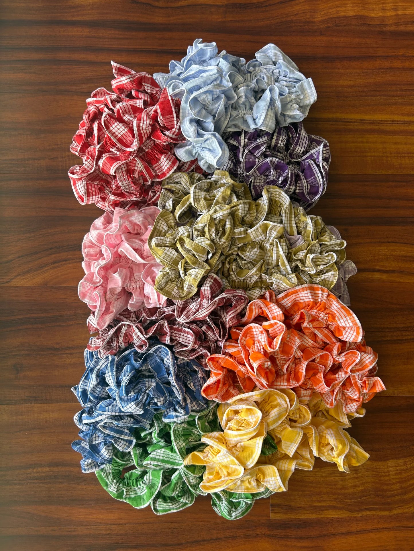 Kūleʻa Pāpale Scrunchie (Blue/Yellow)